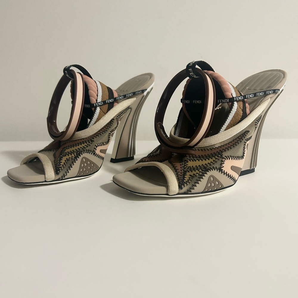 Beautiful Authentic Fendi Neoprene FFreedom Open Toe Sandals. Lightly Worn - Picture 2 of 12